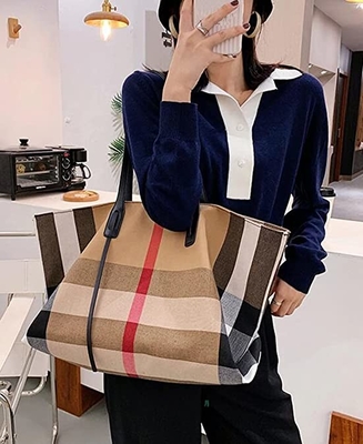 As senhoras espaçosas luxuosas da grande capacidade da bolsa das mulheres da lona cruzam - a bolsa do corpo